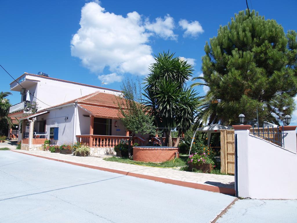 Armonia Studios Agios Georgios  Zimmer foto